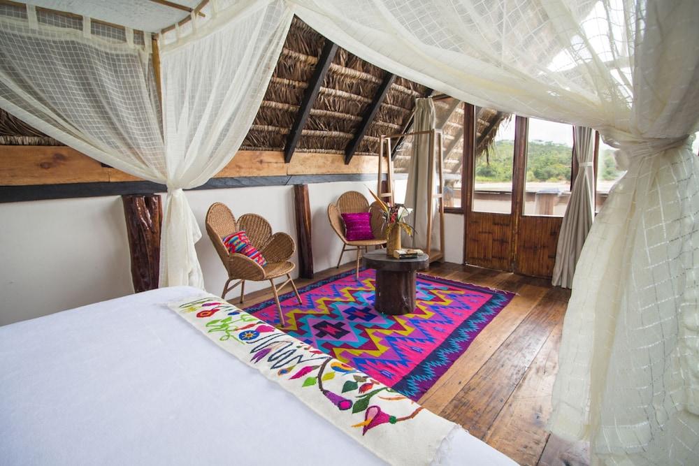 Cotococha Amazon River Hotel